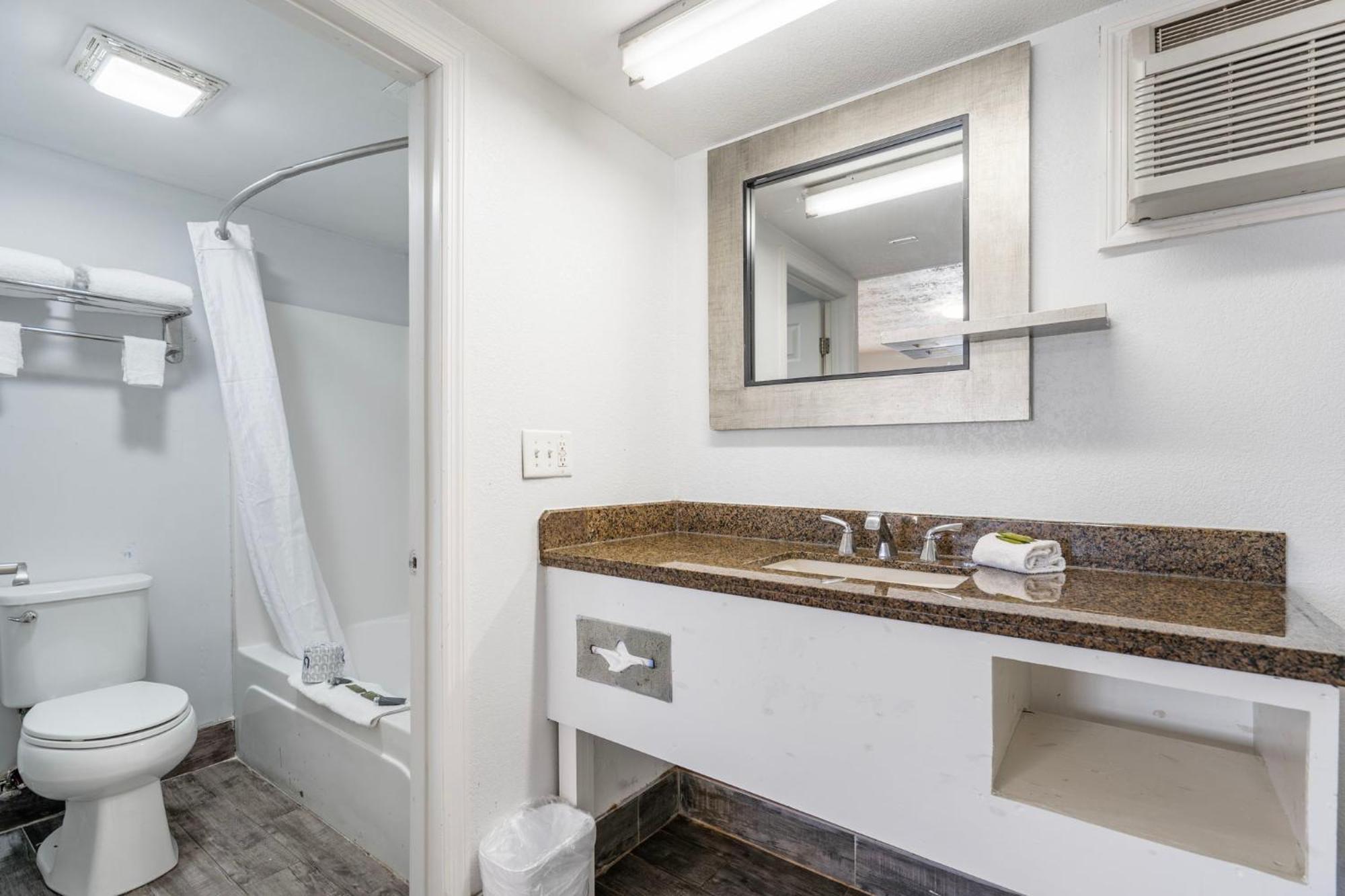 Budgetel Inns & Suites Augusta Downtown 706-945-1238 エクステリア 写真