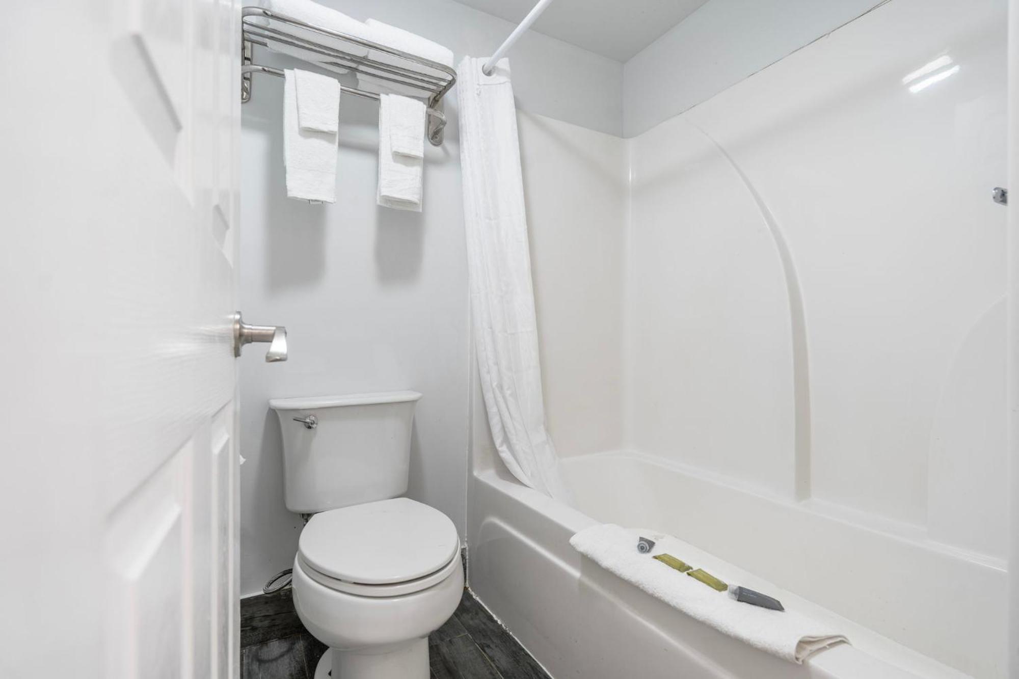 Budgetel Inns & Suites Augusta Downtown 706-945-1238 エクステリア 写真